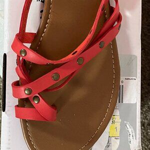 AZ GLORI CORAL AND TAN SANDALS